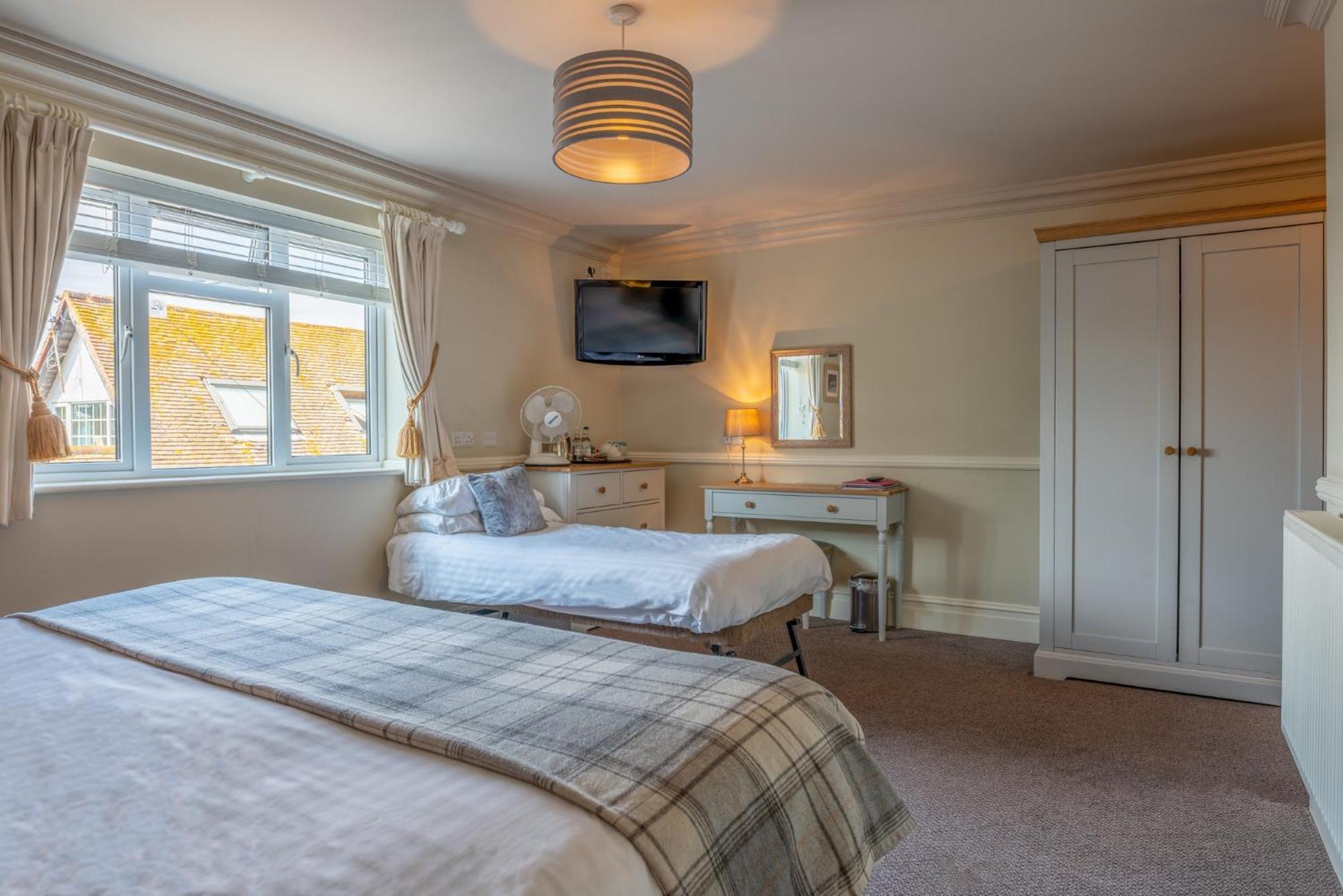Hotel Botany Bay 3*