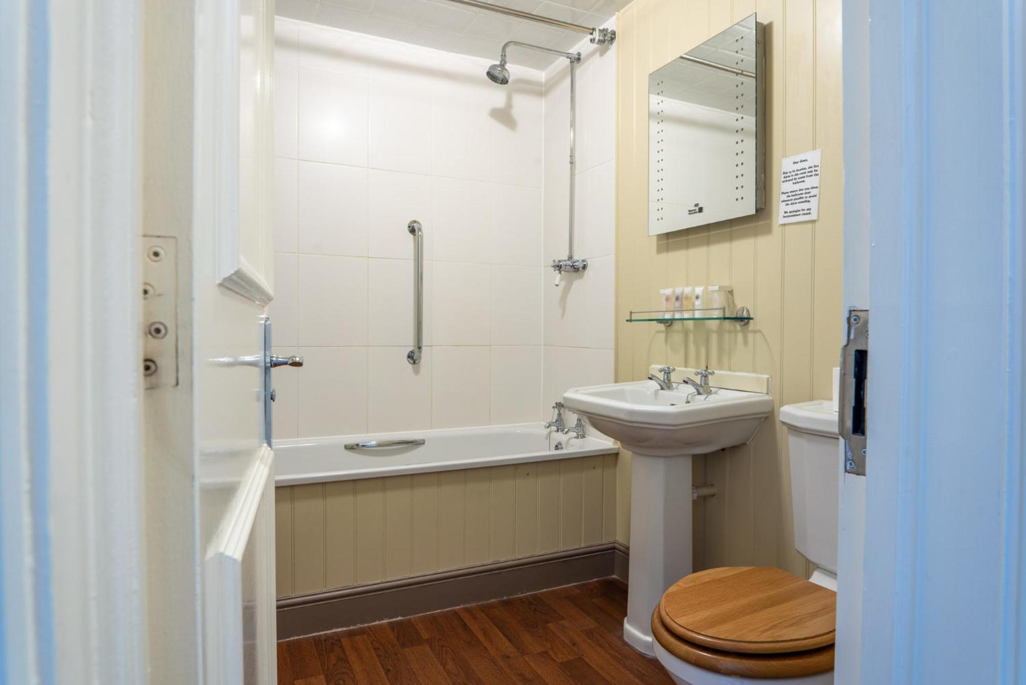 Hotel Botany Bay 3*